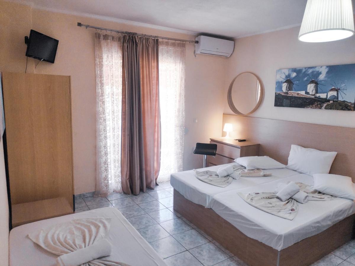 Jimmy'S Rooms Nea Potidea Exterior foto