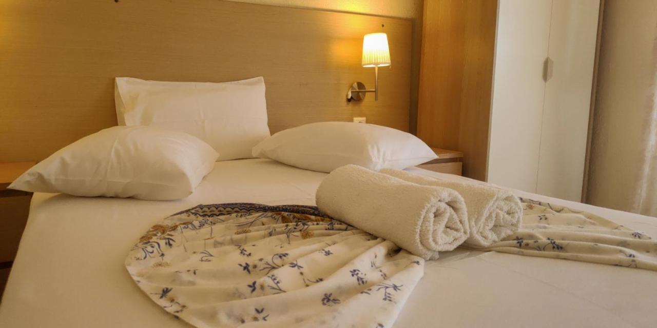Jimmy'S Rooms Nea Potidea Exterior foto